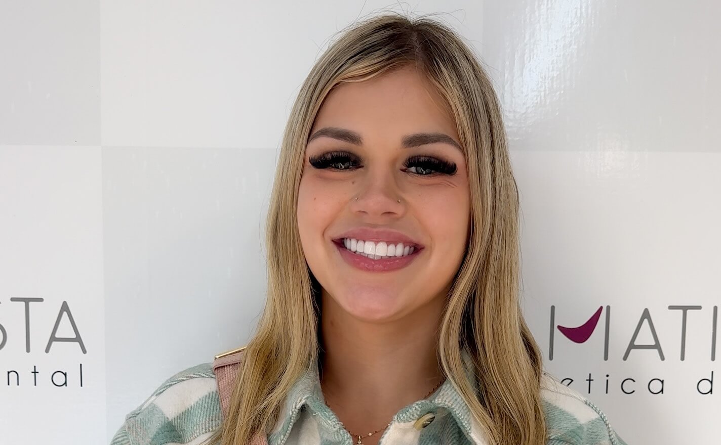 Cómo mejorar tu sonrisa sin brackets ni tratamientos largos